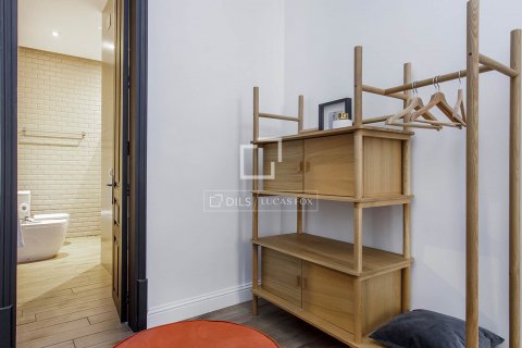 Apartamento de 2 dormitorios en venta en Barcelona, Cataluña, Spain № 8641 - foto 22
