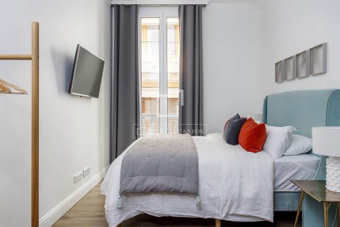 Apartamento de 2 dormitorios en venta en Barcelona, Cataluña, Spain № 8641 - foto 19