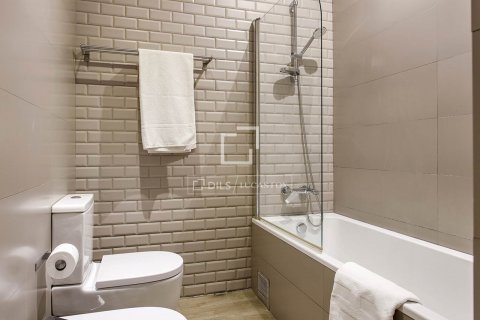 Apartamento de 2 dormitorios en venta en Barcelona, Cataluña, Spain № 8641 - foto 24