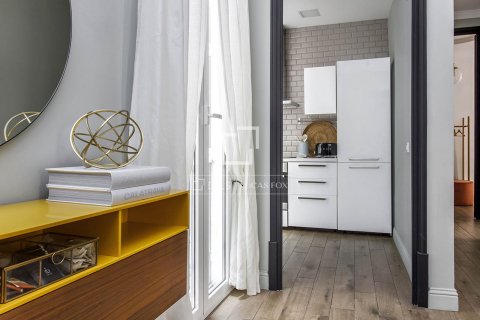Apartamento de 2 dormitorios en venta en Barcelona, Cataluña, Spain № 8641 - foto 10