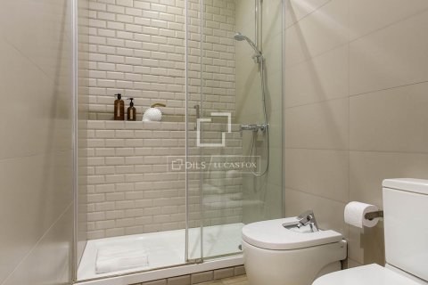 Apartamento de 2 dormitorios en venta en Barcelona, Cataluña, Spain № 8641 - foto 18