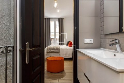 Apartamento de 2 dormitorios en venta en Barcelona, Cataluña, Spain № 8641 - foto 25