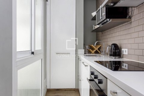 Apartamento de 2 dormitorios en venta en Barcelona, Cataluña, Spain № 8641 - foto 12