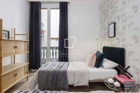 Apartamento de 2 dormitorios en venta en Barcelona, Cataluña, Spain № 8641 - foto 14