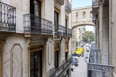 Apartamento de 2 dormitorios en venta en Barcelona, Cataluña, Spain № 8641 - foto 6