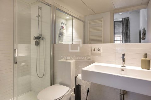 Apartamento de 1 dormitorio en venta en Barcelona, Cataluña, Spain № 8644 - foto 21