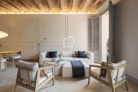 Apartamento de 2 dormitorios en venta en Barcelona, Cataluña, Spain № 8646 - foto 3