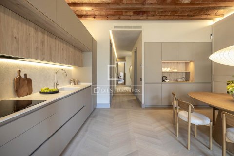 Apartamento de 2 dormitorios en venta en Barcelona, Cataluña, Spain № 8646 - foto 10