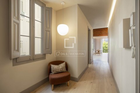 Apartamento de 2 dormitorios en venta en Barcelona, Cataluña, Spain № 8646 - foto 16