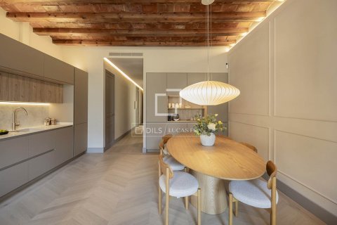 Apartamento de 2 dormitorios en venta en Barcelona, Cataluña, Spain № 8646 - foto 6