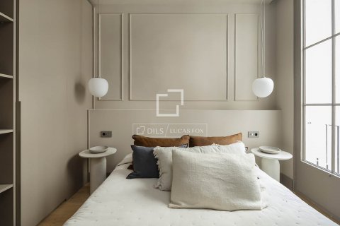 Apartamento de 2 dormitorios en venta en Barcelona, Cataluña, Spain № 8646 - foto 21