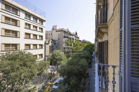 Apartamento de 2 dormitorios en venta en Barcelona, Cataluña, Spain № 8646 - foto 29
