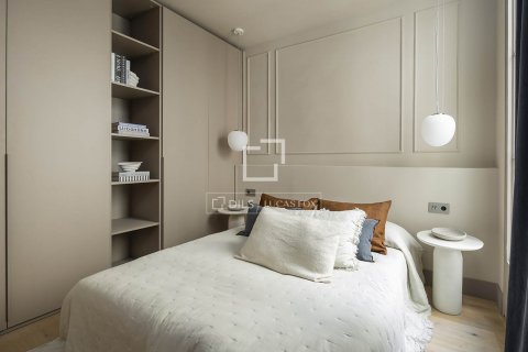 Apartamento de 2 dormitorios en venta en Barcelona, Cataluña, Spain № 8646 - foto 20