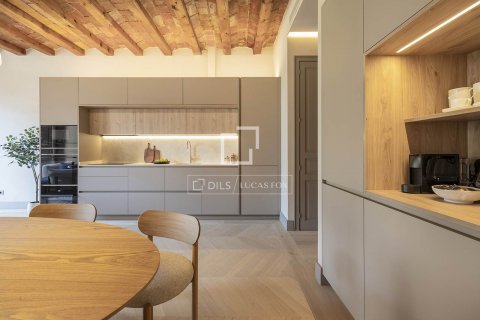 Apartamento de 2 dormitorios en venta en Barcelona, Cataluña, Spain № 8646 - foto 11