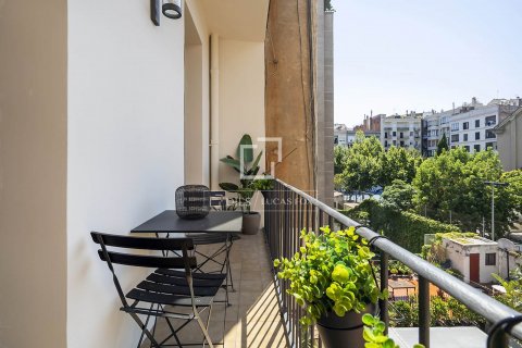 Apartamento de 2 dormitorios en venta en Barcelona, Cataluña, Spain № 8646 - foto 14