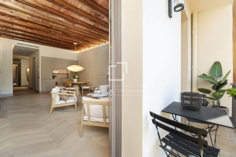 Apartamento de 2 dormitorios en venta en Barcelona, Cataluña, Spain № 8646 - foto 13