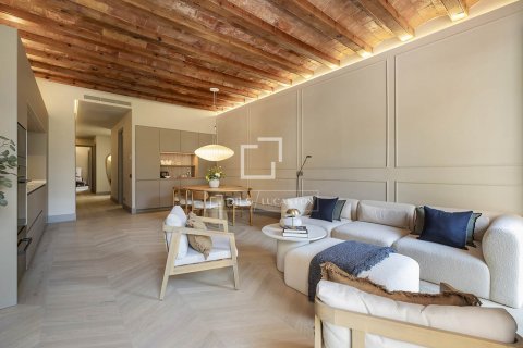 Apartamento de 2 dormitorios en venta en Barcelona, Cataluña, Spain № 8646 - foto 4