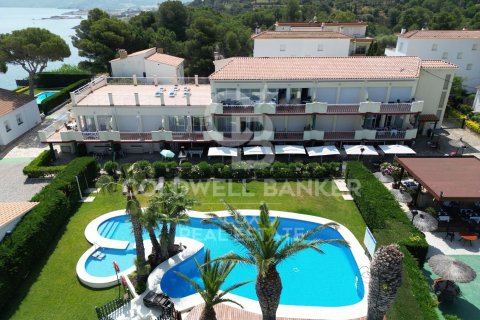 Hotel de 2208 m² en venta en Llanca, Gerona, Cataluña, Spain № 5655 - foto 2