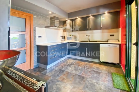 Сasa de 4 dormitorios en venta en L'Escala, Gerona, Cataluña, Spain № 5653 - foto 9