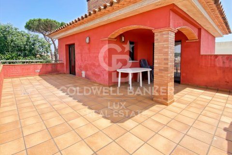 Сasa de 4 dormitorios en venta en L'Escala, Gerona, Cataluña, Spain № 5653 - foto 1