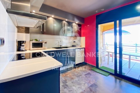 Сasa de 4 dormitorios en venta en L'Escala, Gerona, Cataluña, Spain № 5653 - foto 10