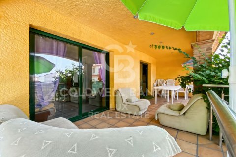 Сasa de 4 dormitorios en venta en L'Escala, Gerona, Cataluña, Spain № 5653 - foto 4