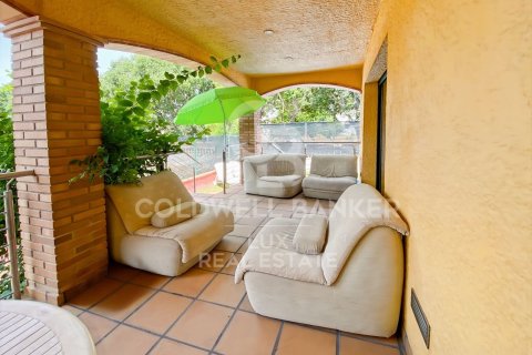 Сasa de 4 dormitorios en venta en L'Escala, Gerona, Cataluña, Spain № 5653 - foto 5