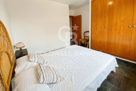 Сasa de 4 dormitorios en venta en L'Escala, Gerona, Cataluña, Spain № 5653 - foto 17