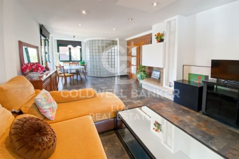 Сasa de 4 dormitorios en venta en L'Escala, Gerona, Cataluña, Spain № 5653 - foto 8