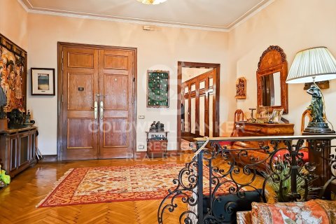 Apartamento de 7 dormitorios en venta en Barcelona, Cataluña, Spain № 5652 - foto 24