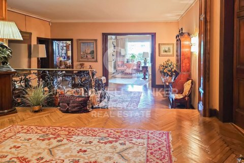 Apartamento de 7 dormitorios en venta en Barcelona, Cataluña, Spain № 5652 - foto 13