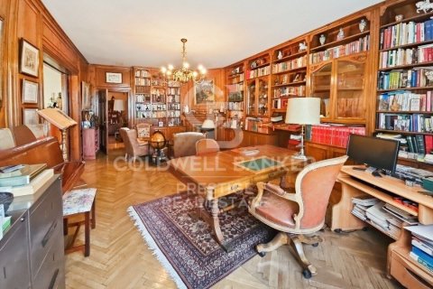 Apartamento de 7 dormitorios en venta en Barcelona, Cataluña, Spain № 5652 - foto 15