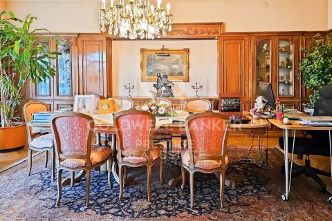 Apartamento de 7 dormitorios en venta en Barcelona, Cataluña, Spain № 5652 - foto 5