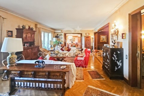 Apartamento de 7 dormitorios en venta en Barcelona, Cataluña, Spain № 5652 - foto 17