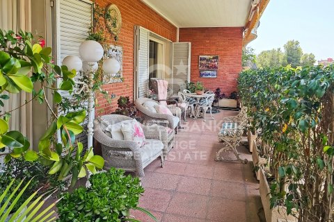 Apartamento de 7 dormitorios en venta en Barcelona, Cataluña, Spain № 5652 - foto 3