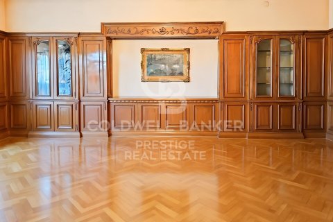 Apartamento de 7 dormitorios en venta en Barcelona, Cataluña, Spain № 5652 - foto 4
