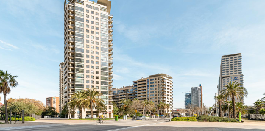Apartamento de 3 dormitorios en venta en Diagonal Mar, Barcelona, Cataluña, Spain № 1198