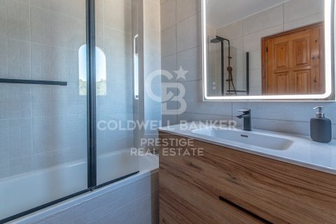 Casa adosada de 4 dormitorios en venta en Begur, Gerona, Cataluña, Spain № 7718 - foto 17