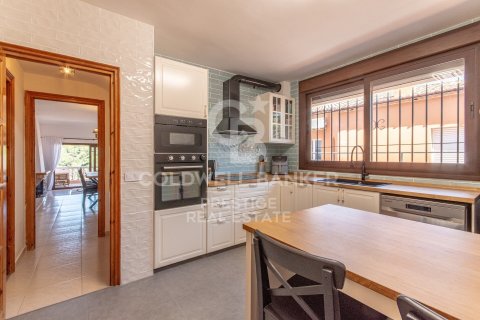 Casa adosada de 4 dormitorios en venta en Begur, Gerona, Cataluña, Spain № 7718 - foto 3