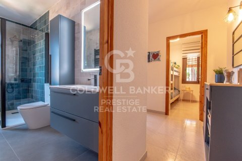 Casa adosada de 4 dormitorios en venta en Begur, Gerona, Cataluña, Spain № 7718 - foto 16