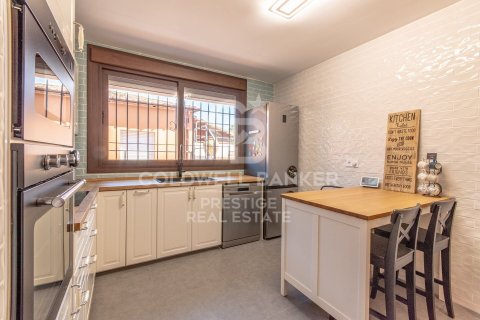 Casa adosada de 4 dormitorios en venta en Begur, Gerona, Cataluña, Spain № 7718 - foto 4