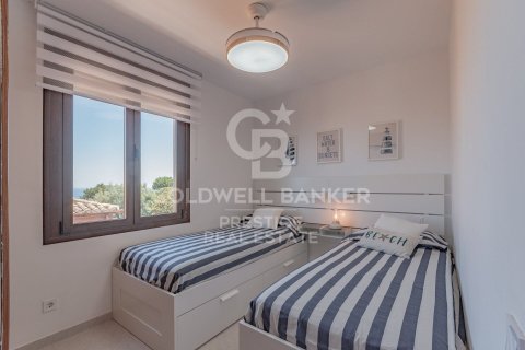 Casa adosada de 4 dormitorios en venta en Begur, Gerona, Cataluña, Spain № 7718 - foto 14