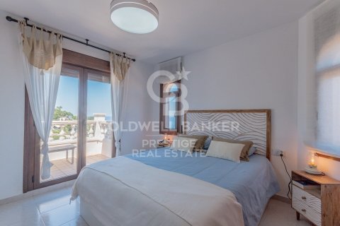 Casa adosada de 4 dormitorios en venta en Begur, Gerona, Cataluña, Spain № 7718 - foto 2