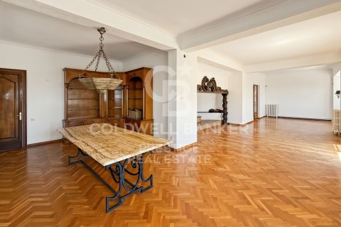 Villa de 12 dormitorios en venta en Sant Just Desvern, Barcelona, Cataluña, Spain № 7714 - foto 13