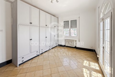 Villa de 12 dormitorios en venta en Sant Just Desvern, Barcelona, Cataluña, Spain № 7714 - foto 8