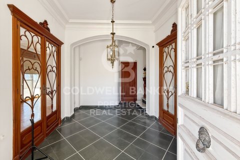Villa de 12 dormitorios en venta en Sant Just Desvern, Barcelona, Cataluña, Spain № 7714 - foto 16