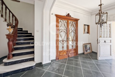 Villa de 12 dormitorios en venta en Sant Just Desvern, Barcelona, Cataluña, Spain № 7714 - foto 18
