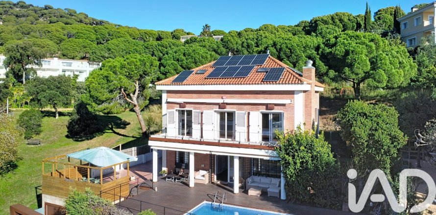 Сasa de 6 dormitorios en venta en Teia, Barcelona, Cataluña, Spain № 4728