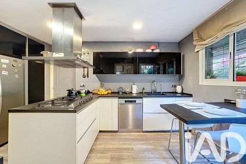 Сasa de 6 dormitorios en venta en Teia, Barcelona, Cataluña, Spain № 4728 - foto 14