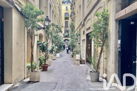 Ático de 2 dormitorios en venta en Barcelona, Cataluña, Spain № 4722 - foto 18
